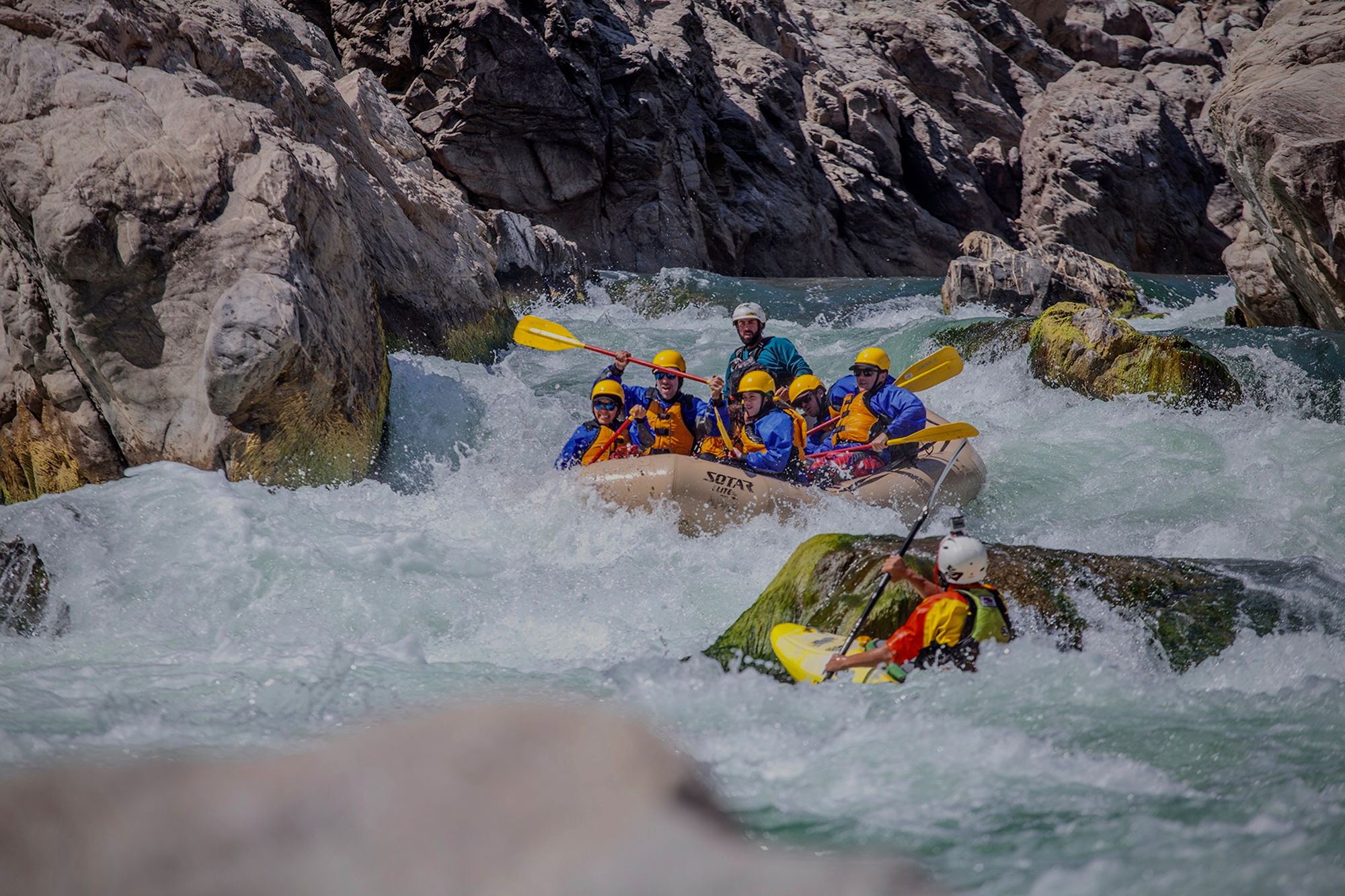 Expedición de canotaje al Apurímac para familias